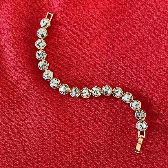 Kendra Scott Jewelry - Kendra Scott stone bracelet in gold setting